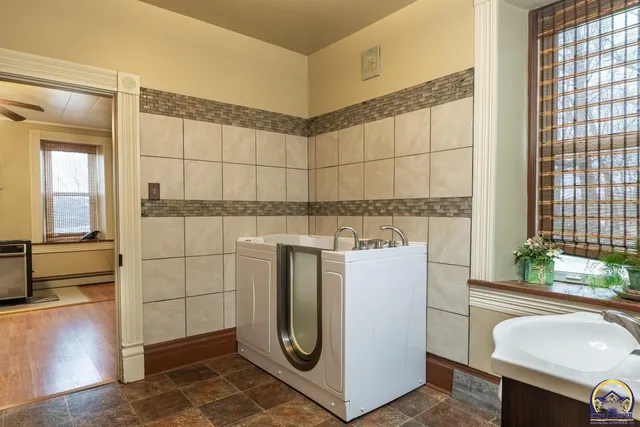 $2,500,000 | 22507 Hessdale Road, Alma, KS 66401