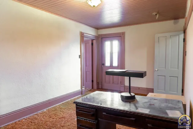 $2,500,000 | 22507 Hessdale Road, Alma, KS 66401