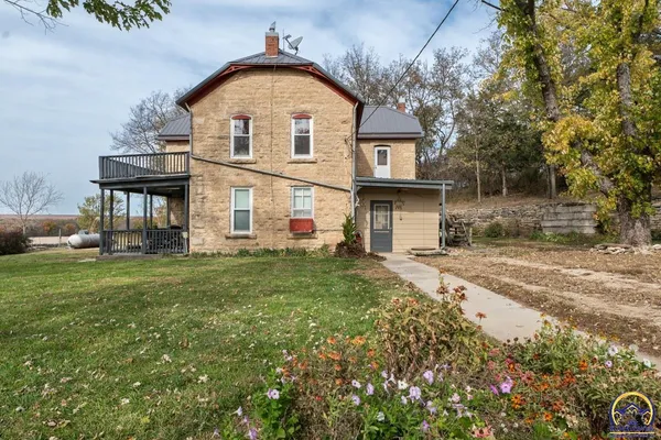 $2,500,000 | 22507 Hessdale Road, Alma, KS 66401