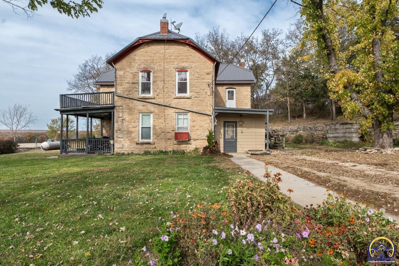 22507 Hessdale Road Alma, KS 66401 - Photo 6 of 72