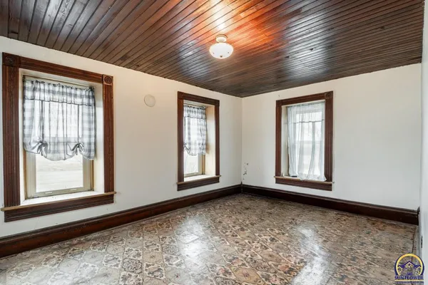 $2,500,000 | 22507 Hessdale Road, Alma, KS 66401