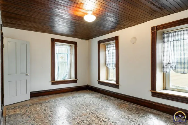 $2,500,000 | 22507 Hessdale Road, Alma, KS 66401