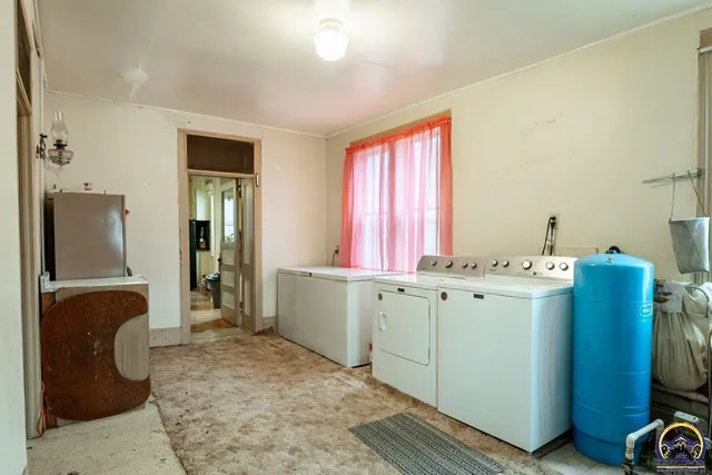 $2,500,000 | 22507 Hessdale Road, Alma, KS 66401