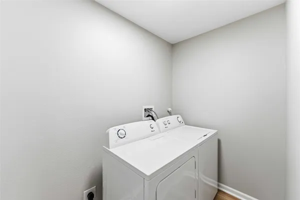 $1,500 | 1121 Edgewood Drive, Unit B, Richmond, TX 77406