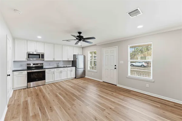 $1,500 | 1121 Edgewood Drive, Unit B, Richmond, TX 77406