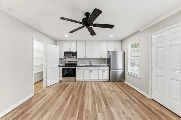 $1,500 | 1121 Edgewood Drive, Unit B, Richmond, TX 77406