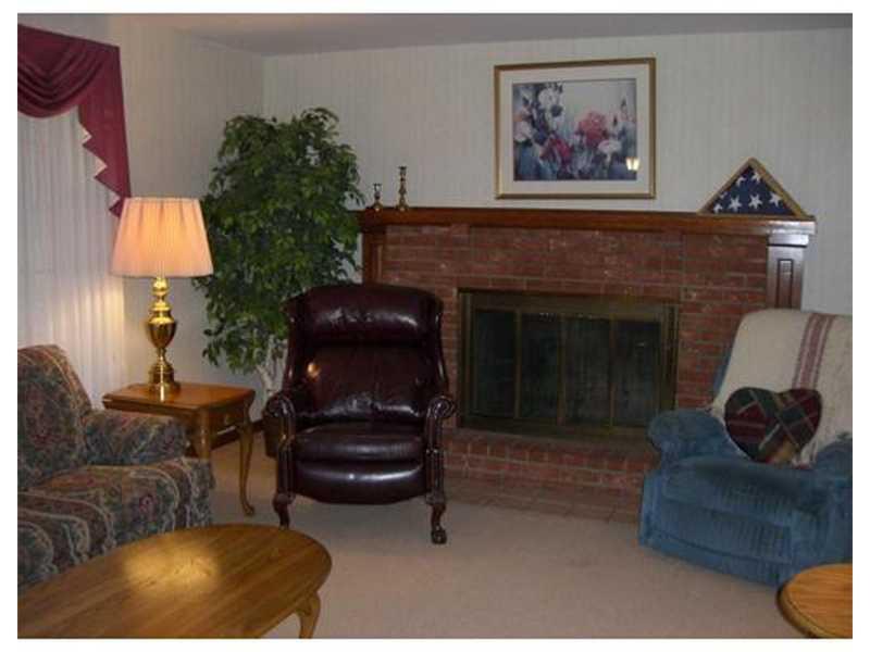 687 Methodist Road Greenville, PA 16125 - Photo 2 of 17 Living Room.
