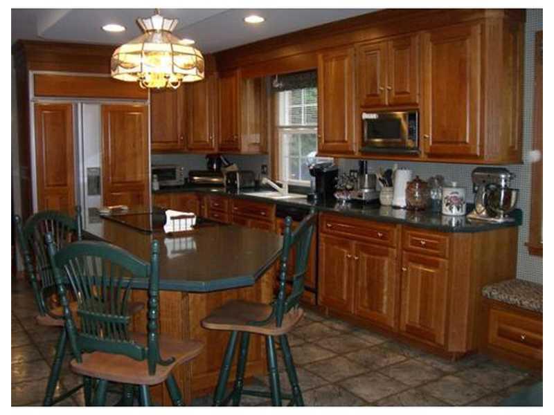 687 Methodist Road Greenville, PA 16125 - Photo 3 of 17 Kitchen.
