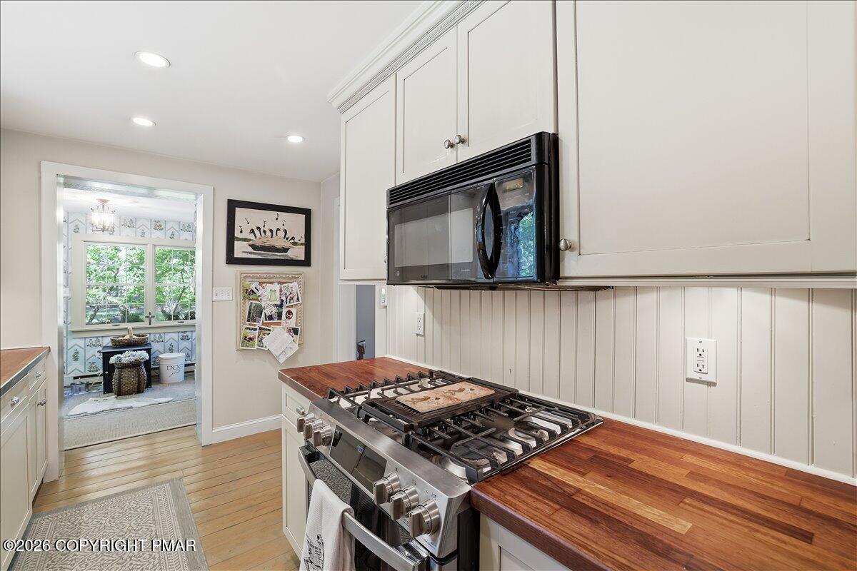 315 West Gate Road Cresco, PA 18326 - Photo 11 of 60 Kitchen