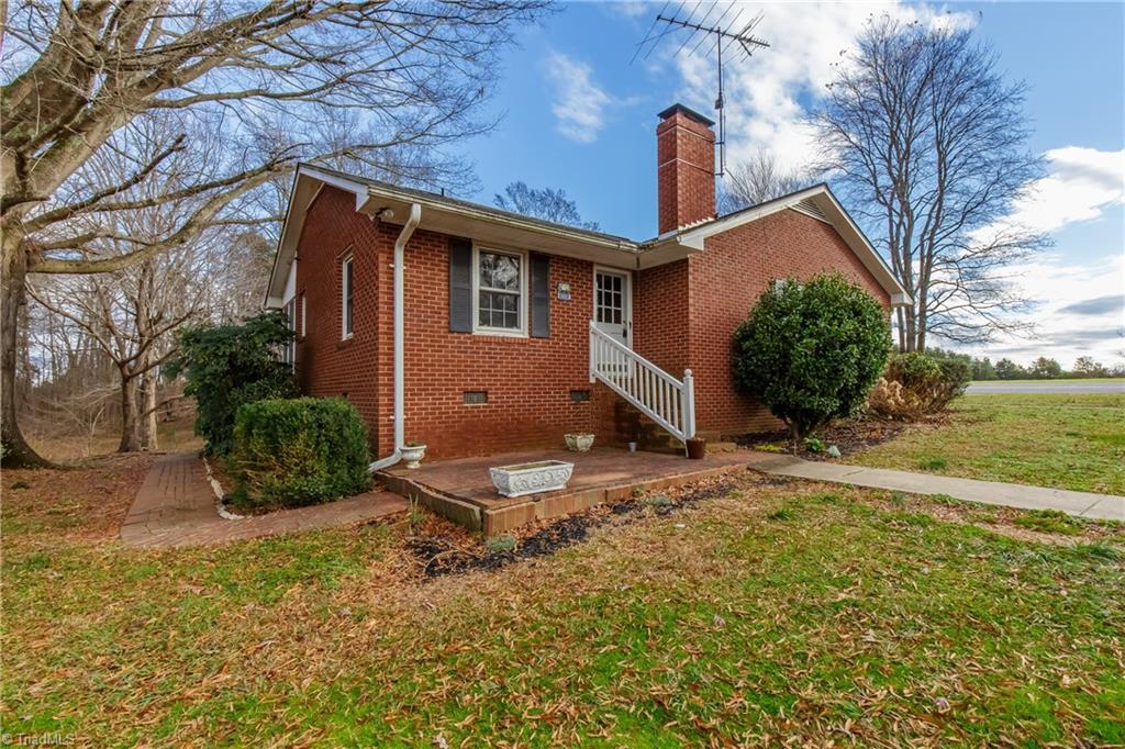 5730 Cherry Grove Road Reidsville, NC 27320 - Photo 4 of 27 Gallery Image 4