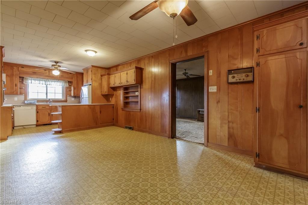 5730 Cherry Grove Road Reidsville, NC 27320 - Photo 7 of 27 Gallery Image 7