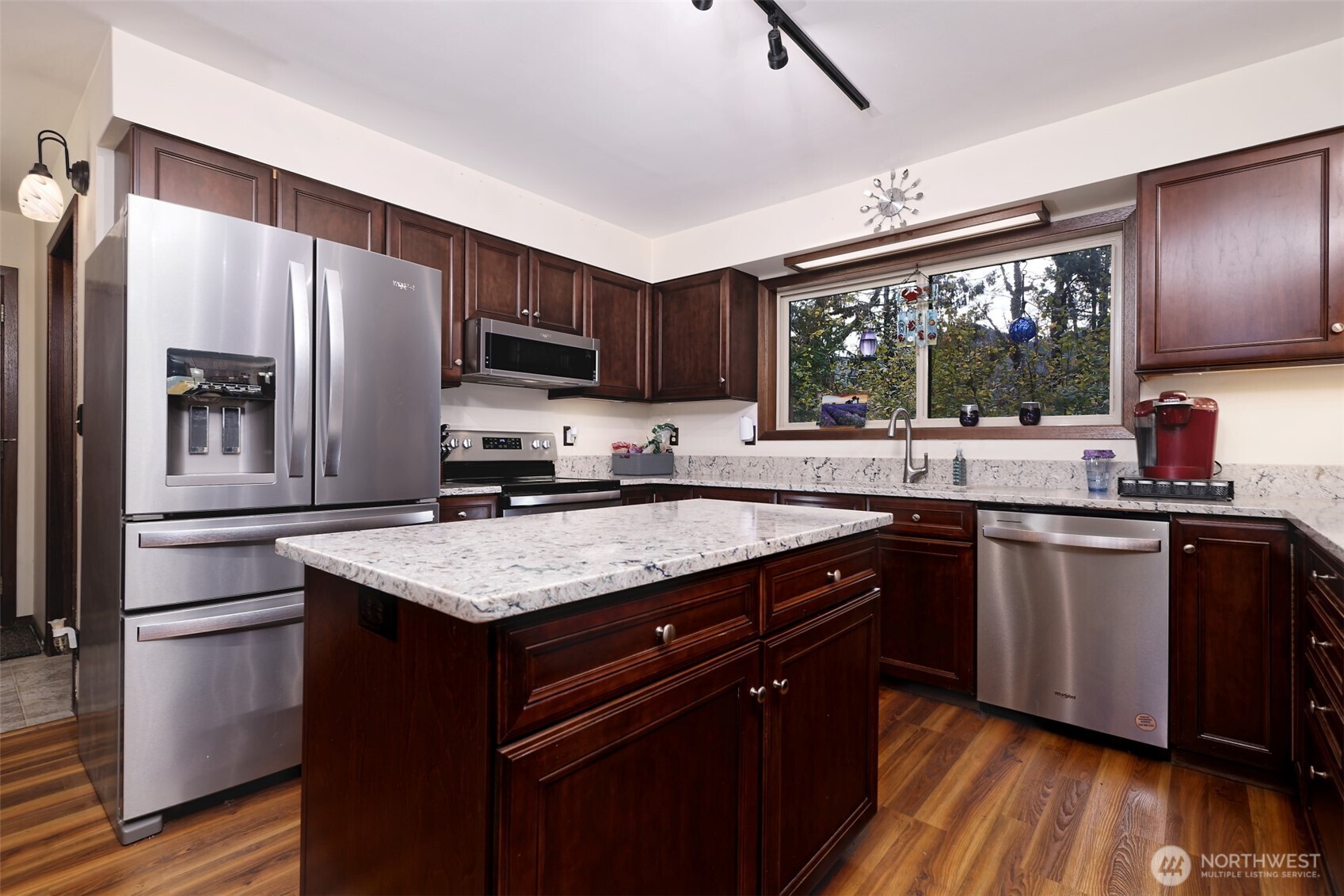 5791 North Lake Cushman Road Hoodsport, WA 98548 - Photo 12 of 40