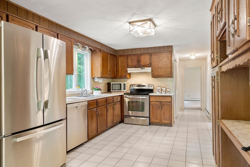 5 Parmenter Road Sudbury, MA 01776 - Photo 6 of 33