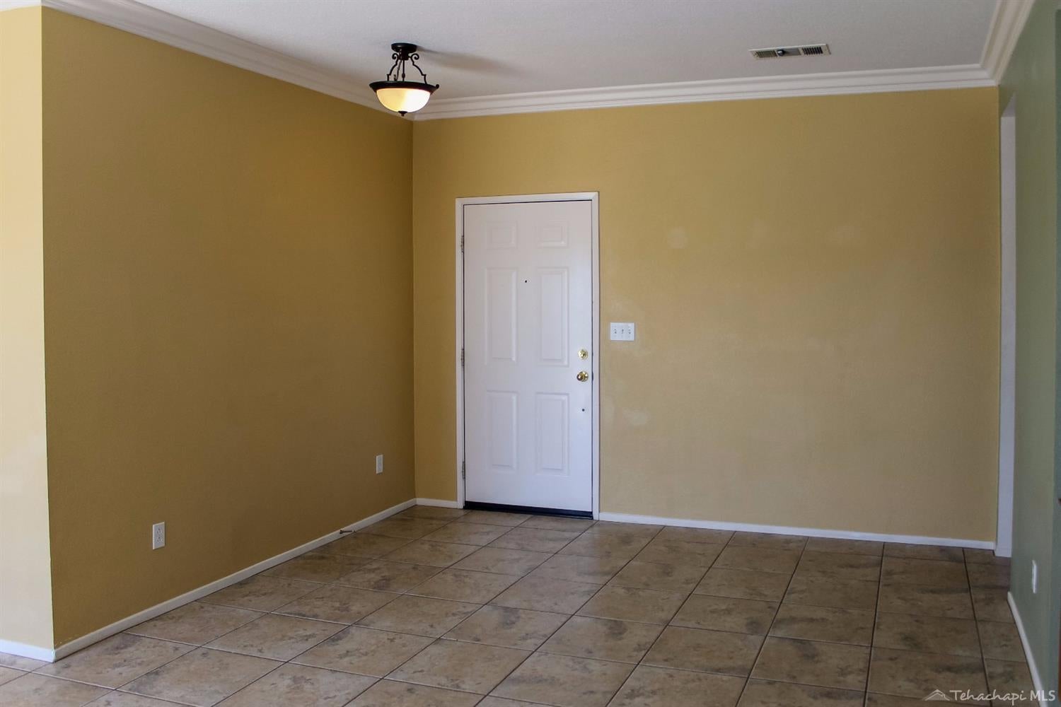 1026 Clearview Street Tehachapi, CA 93561 - Photo 13 of 32 Gallery Image 13