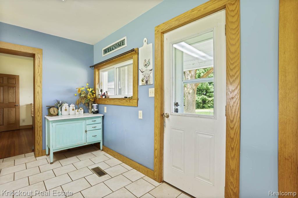 5821 Scotch Road Vassar, MI 48768 - Photo 8 of 76