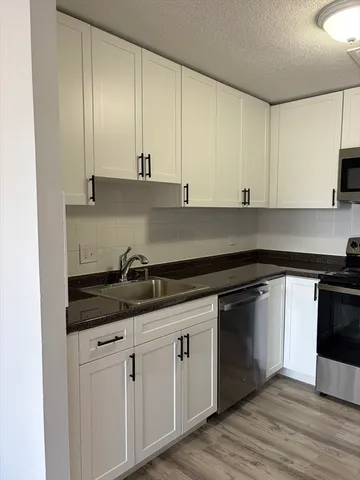 $2,325 | 685 Moody Street, Unit 9, Waltham, MA 02453