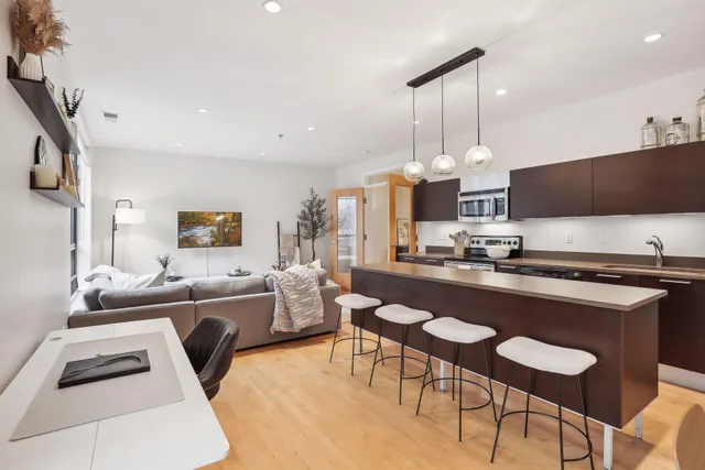 $2,300 | 3116 West Lake Street, Unit 217, Minneapolis, MN 55416