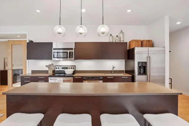 $2,300 | 3116 West Lake Street, Unit 217, Minneapolis, MN 55416