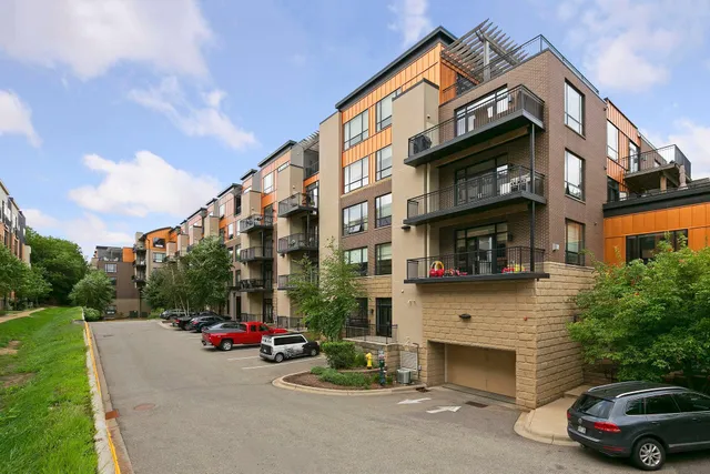 $2,300 | 3116 West Lake Street, Unit 217, Minneapolis, MN 55416