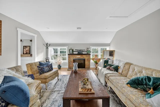 $899,000 | 124 Tiffany Street, Attleboro, MA 02703