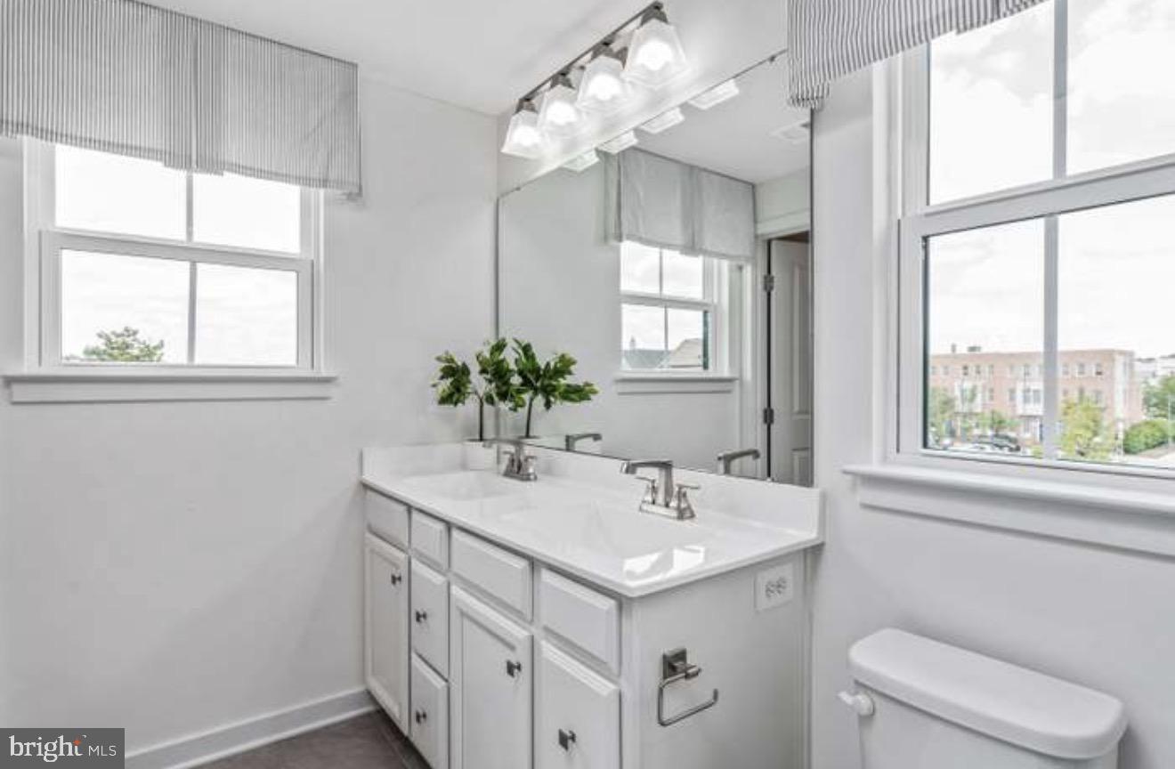 2926 Waterfront Way Baltimore, MD 21219 - Photo 15 of 27