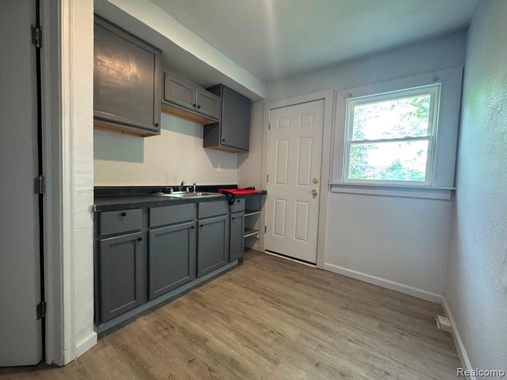 12655 Kelly Road Detroit, MI 48224 - Photo 5 of 13