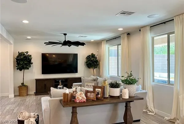 $3,700 | 8679 Reynolds Spring Street, Las Vegas, NV 89178
