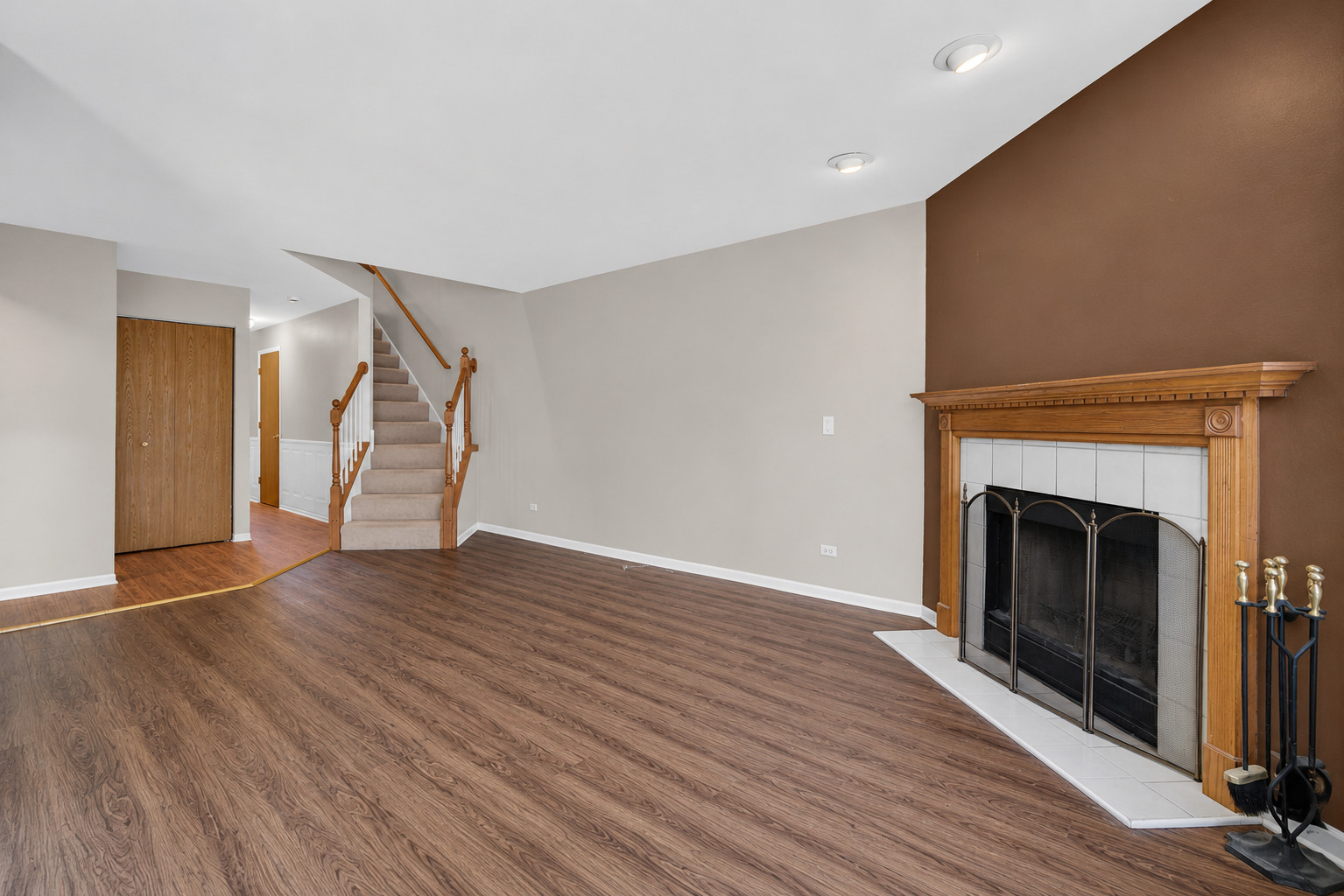 337 Inner Cir Drive Bolingbrook, IL 60490 - Photo 9 of 32