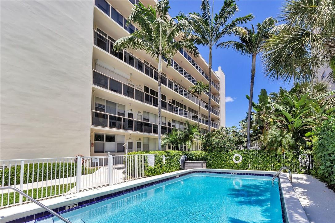 101 North Birch Road, Unit 403 Fort Lauderdale, FL 33304 - Photo 17 of 18 Pool/Building Exterior