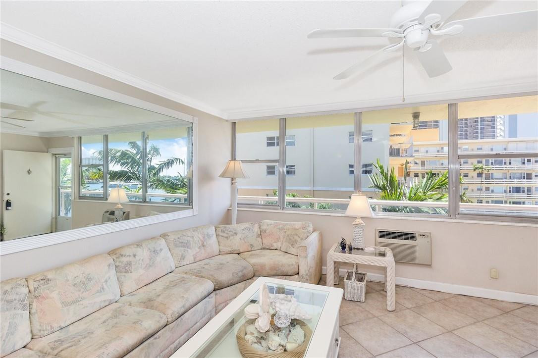 101 North Birch Road, Unit 403 Fort Lauderdale, FL 33304 - Photo 6 of 18 Living Room