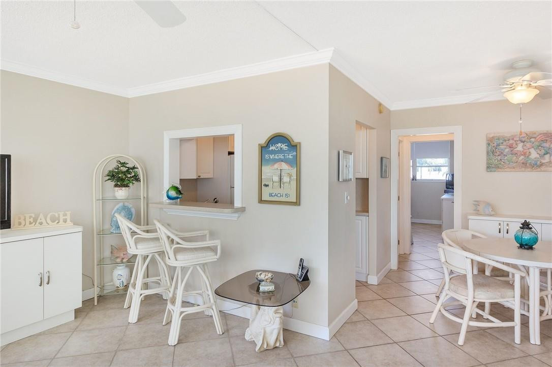 101 North Birch Road, Unit 403 Fort Lauderdale, FL 33304 - Photo 7 of 18 Kitchen/Dining Area