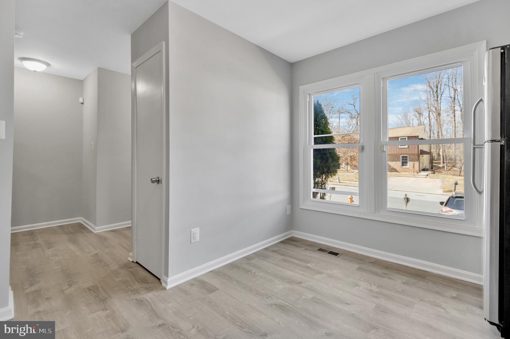 4833 Hawksbury Road Pikesville, MD 21208 - Photo 4 of 28