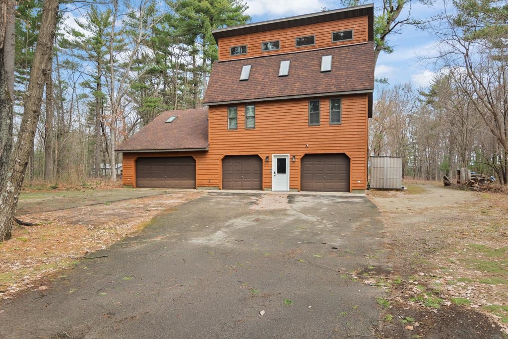 2268 East Maple Lane Waupaca, WI 54981 - Photo 2 of 90