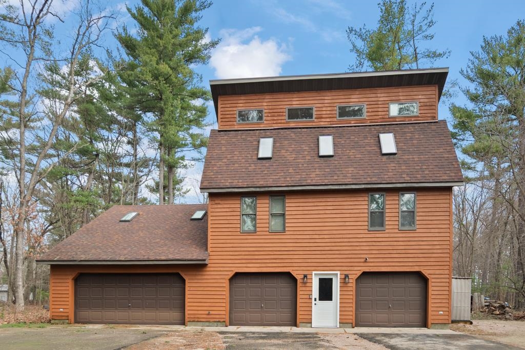 2268 East Maple Lane Waupaca, WI 54981 - Photo 3 of 90