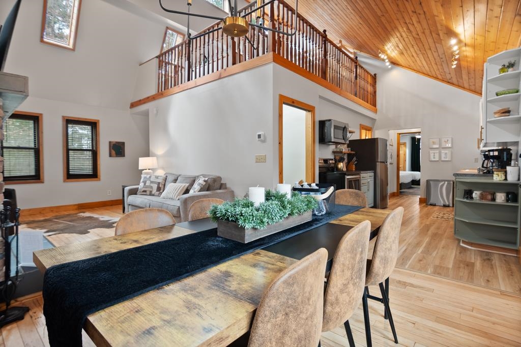 2268 East Maple Lane Waupaca, WI 54981 - Photo 9 of 90