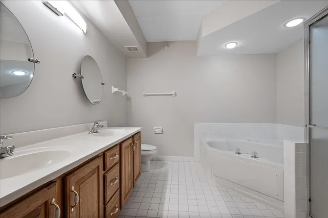 $439,900 | 400 South NW Highway, Unit 301B, Park Ridge, IL 60068