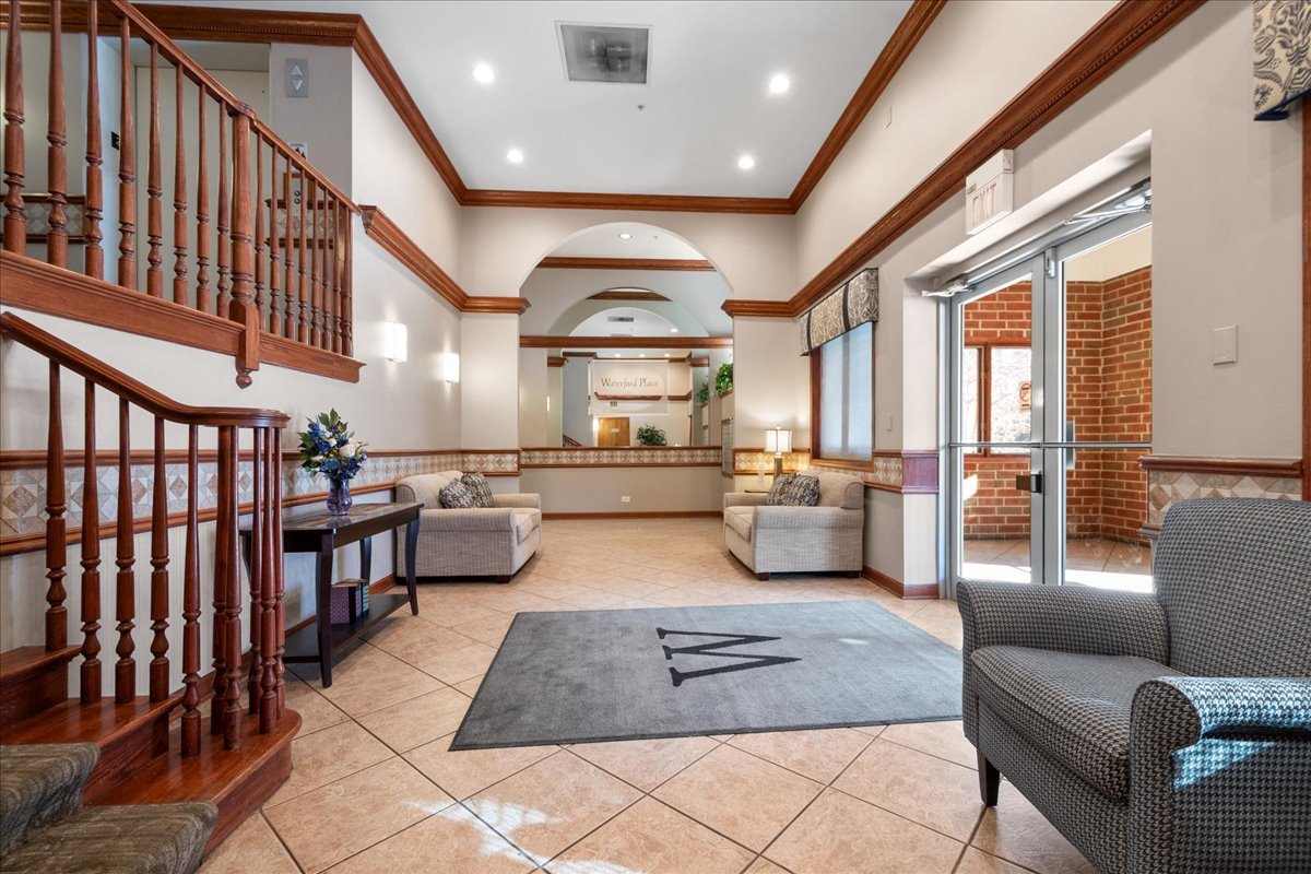 400 South NW Highway, Unit 301B Park Ridge, IL 60068 - Photo 3 of 22