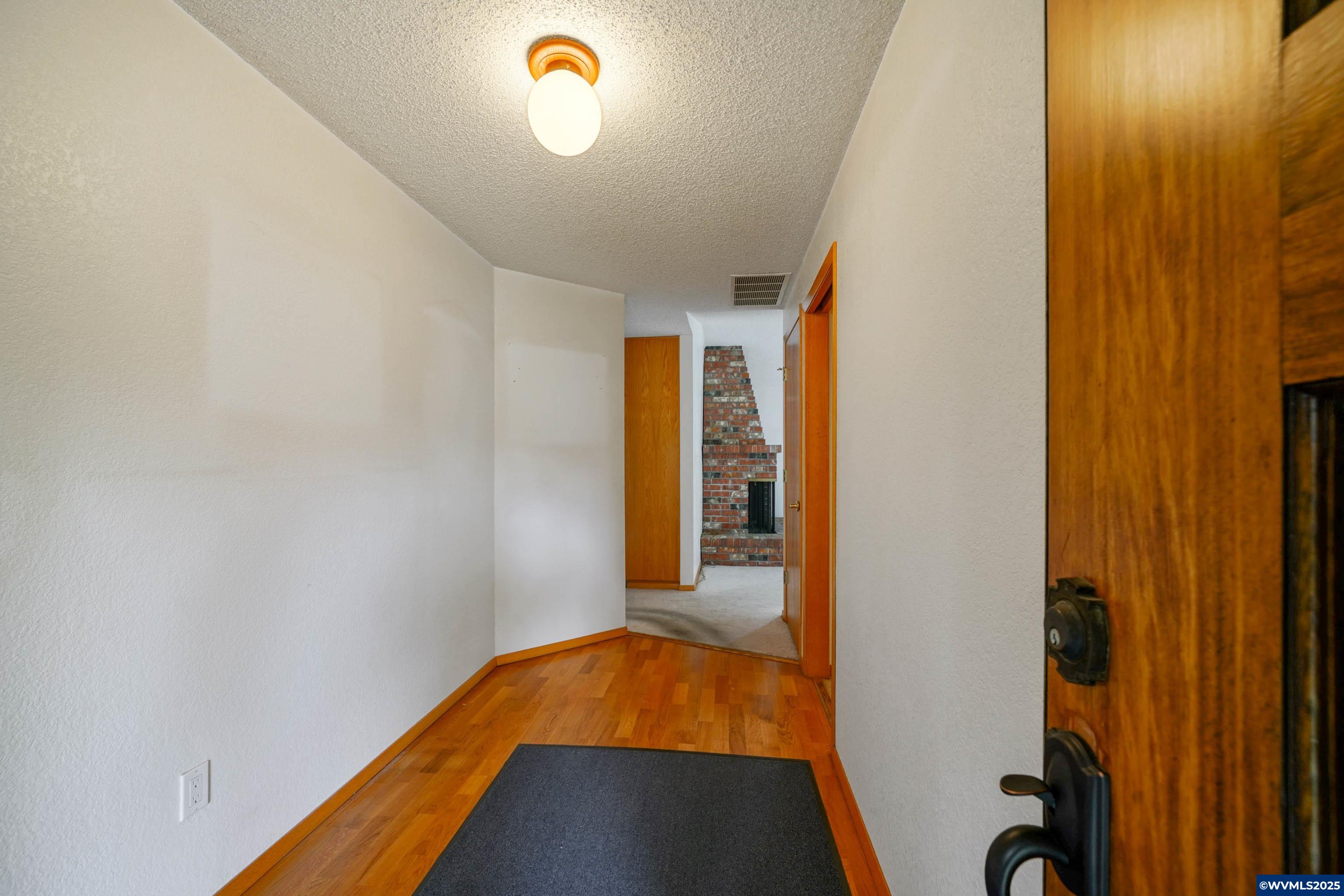1320 Northwest Gibson Hill Road Albany, OR 97321 - Photo 5 of 49 Gallery Image 5
