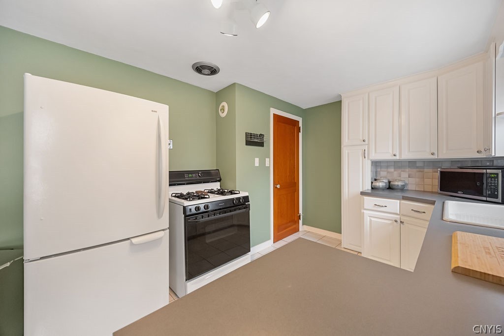 204 Woodland Road Geddes, NY 13219 - Photo 14 of 40