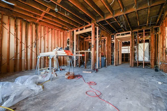 $900,000 | 7902 Prestwood Drive, Unit 110, Houston, TX 77036