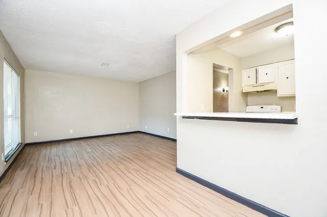 $900,000 | 7902 Prestwood Drive, Unit 110, Houston, TX 77036