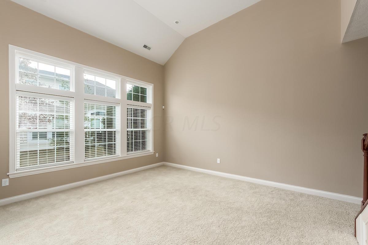 3922 Rennes Drive Columbus, OH 43221 - Photo 5 of 37