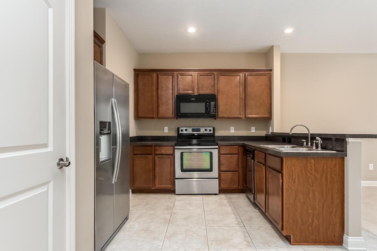 3922 Rennes Drive Columbus, OH 43221 - Photo 8 of 37