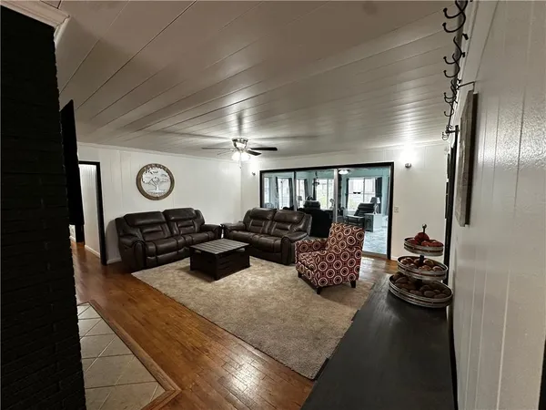 $450,000 | 9935 West 85th Street, Overland Park, KS 66212