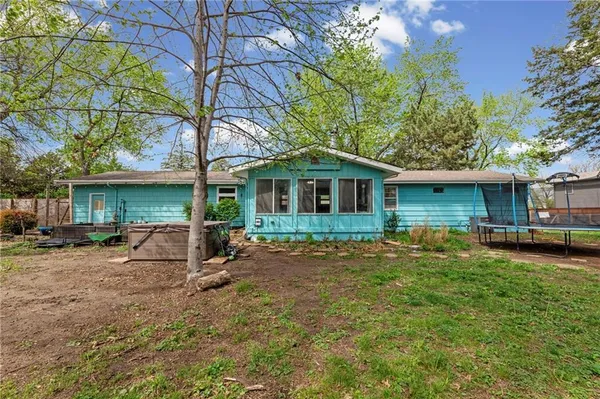 $450,000 | 9935 West 85th Street, Overland Park, KS 66212