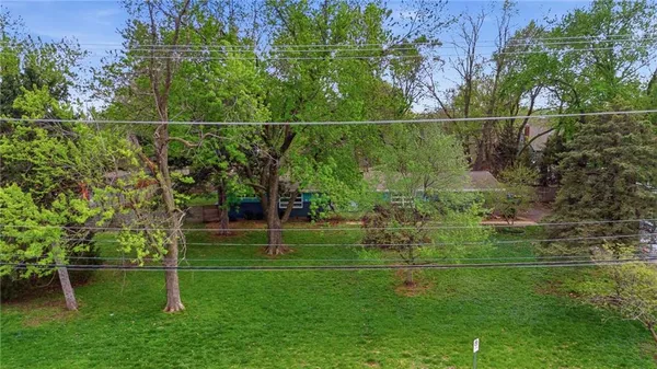 $450,000 | 9935 West 85th Street, Overland Park, KS 66212