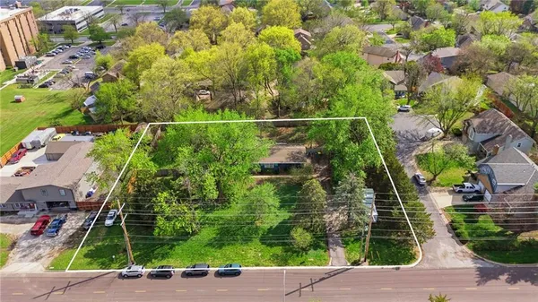 $450,000 | 9935 West 85th Street, Overland Park, KS 66212