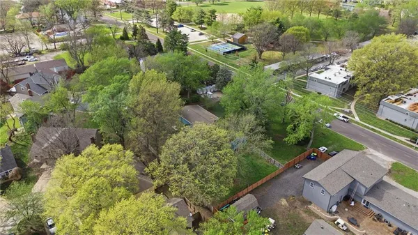 $450,000 | 9935 West 85th Street, Overland Park, KS 66212