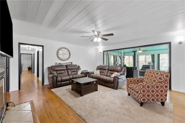 $450,000 | 9935 West 85th Street, Overland Park, KS 66212