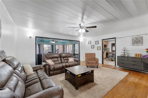 $450,000 | 9935 West 85th Street, Overland Park, KS 66212